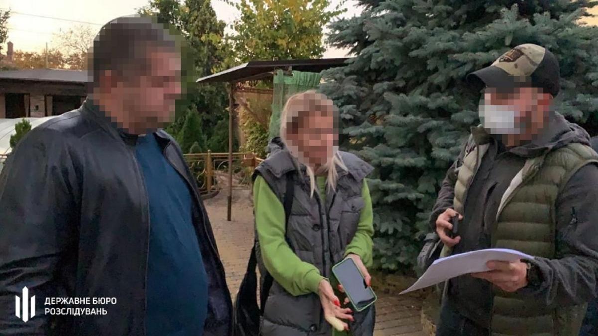 22 жовтня працівники ДБР провели ряд обшуків за місцем проживання контрабандистів та їх спільників / dbr.gov.ua 22 жовтня працівники ДБР провели ряд обшуків за місцем проживання контрабандистів та їх спільників / dbr.gov.ua