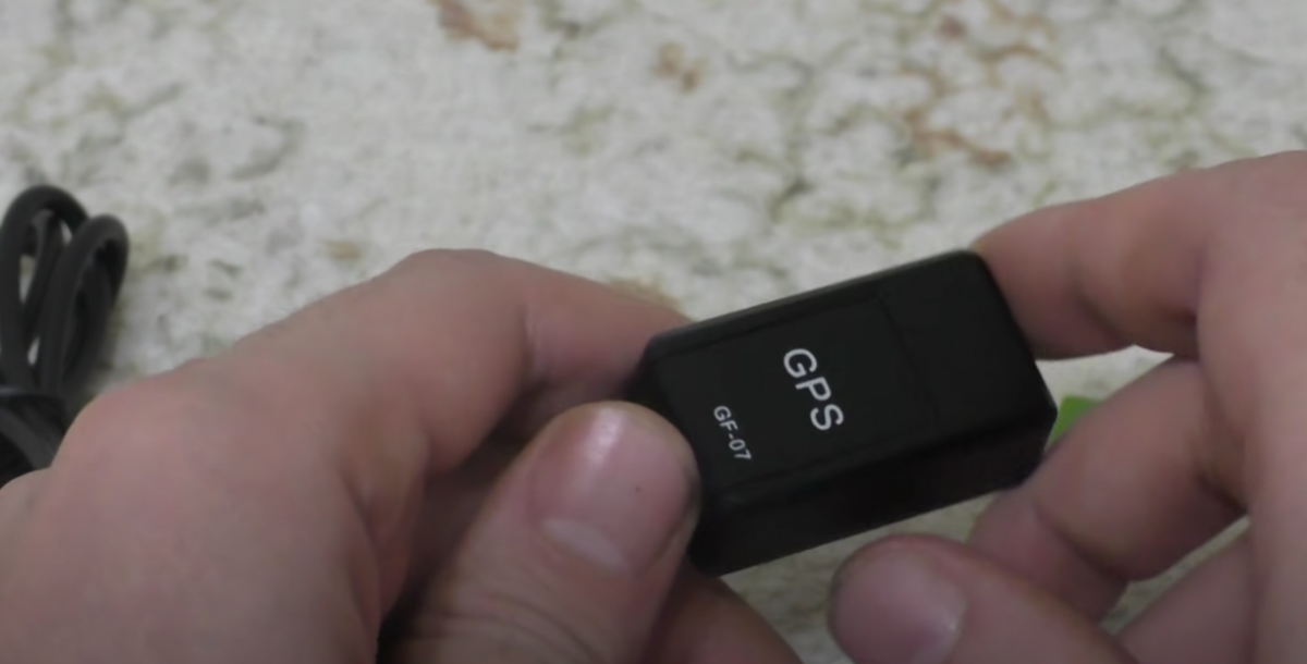 GPS-трекер из Китая принес украинцу проблемы / скриншот видео GPS-трекер из Китая принес украинцу проблемы / скриншот видео
