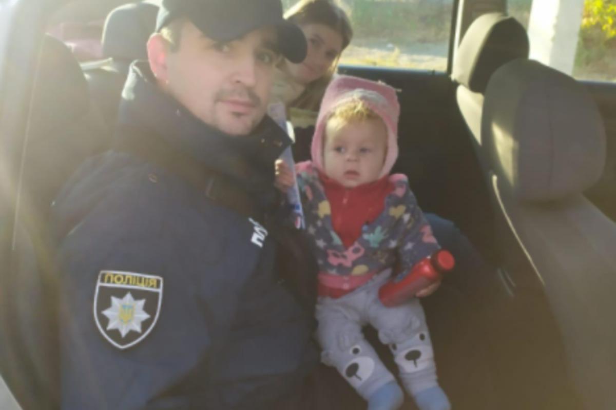 Правоохранители нашли похищенную маленькую девочку и задержали подозреваемого / фото lv.npu.gov.ua Правоохранители нашли похищенную маленькую девочку и задержали подозреваемого / фото lv.npu.gov.ua