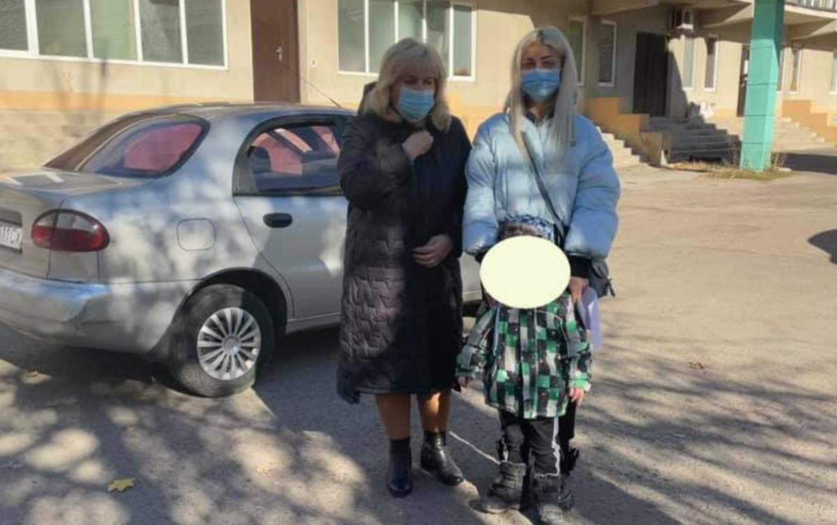 У Харкові жінка побила сина / Фото Facebook/Ювенальна Превенція ГУНП в Харківський області У Харкові жінка побила сина / Фото Facebook/Ювенальна Превенція ГУНП в Харківський області