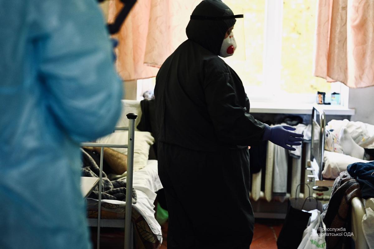 Среди европейских стран Украина занимает второе место по количеству новых смертей от коронавируса / фото carpathia.gov.ua