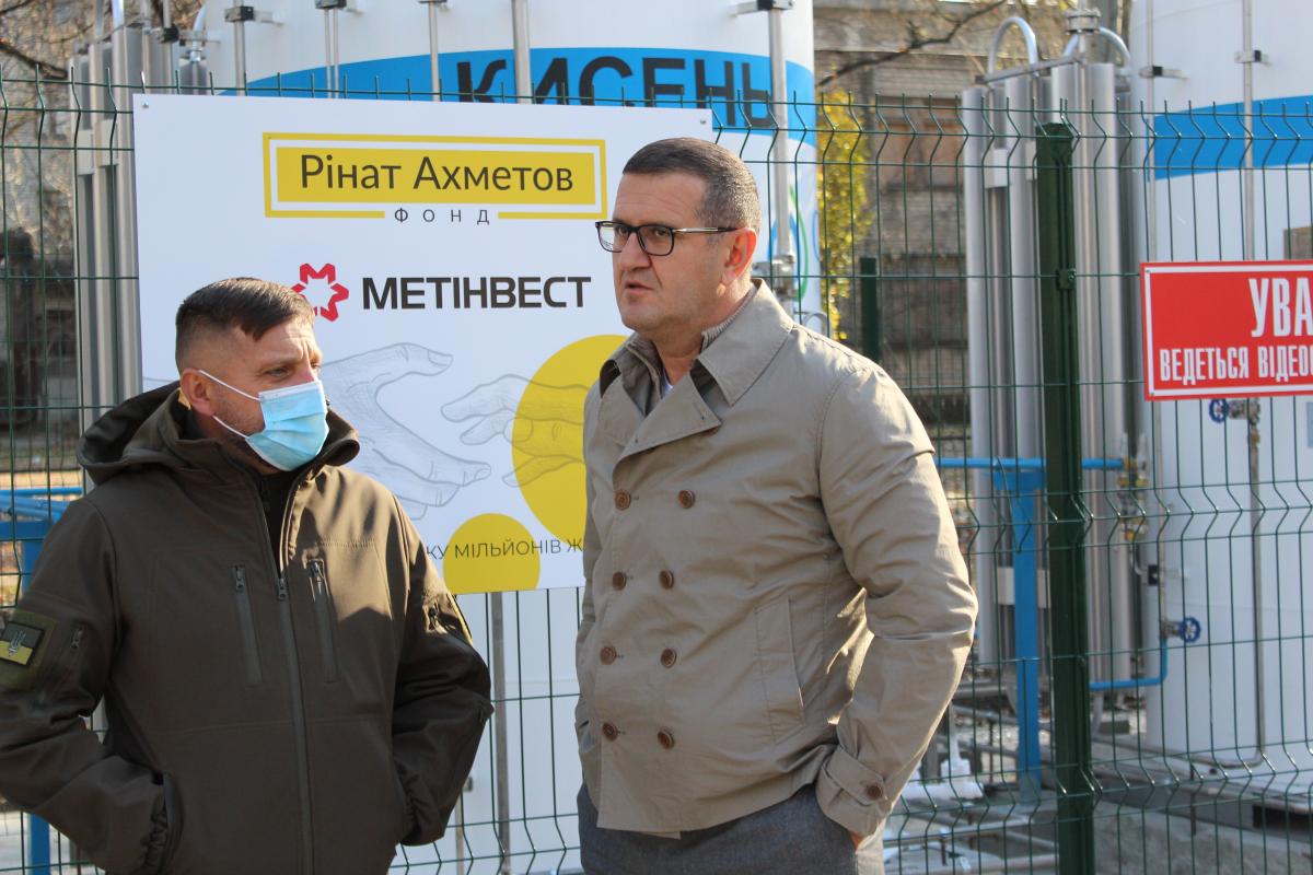 В Авдеевской больнице рядом с фронтом открыли кислородную станцию В Авдеевской больнице рядом с фронтом открыли кислородную станцию
