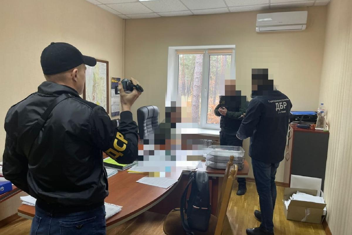 У Київській області посадовець хотів отримати десятки тисяч доларів за розв’язання земельного питання / фото / gp.gov.ua У Київській області посадовець хотів отримати десятки тисяч доларів за розв’язання земельного питання / фото / gp.gov.ua