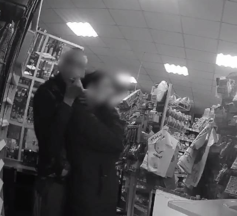 В Херсоне мужчина с ножом взял в заложницы женщину-продавца / фото hr.npu.gov.ua