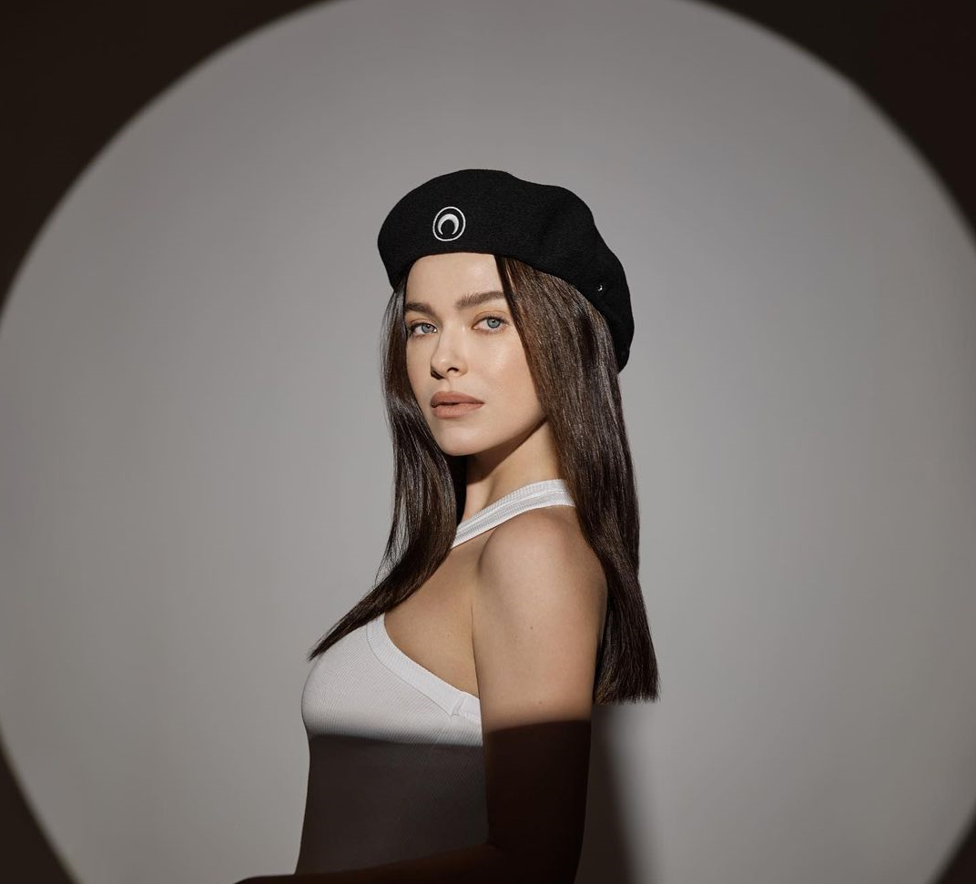 Российская певица рассказала, как в 17 лет встретилась с педофилом под видом продюсера Российская певица рассказала, как в 17 лет встретилась с педофилом под видом продюсера