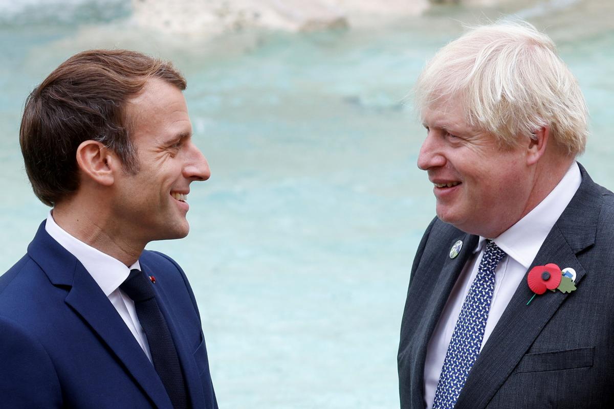 Президент Франції Еммануель Макрон і прем'єр-міністр Великої Британії Борис Джонсон / фото REUTERS