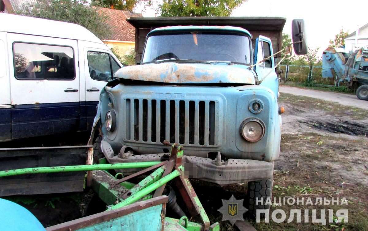 В Ривненской области пьяный мужчина полчаса гонял по селу на угнанном у  соседа грузовике с картошкой — УНИАН