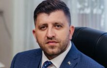 У Києві обстріляли автомобіль голови Державної архівної служби (фото)
