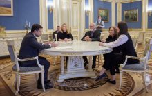 Зеленский вручил орден Государства семье покойного Кузьмы (фото)