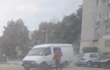 "Взяв зарплату" мікроавтобусом з картоплею: в Харкові "відзначився майстер" (відео)