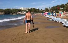 Россиянин пришел на пляж в Турции с необычным предметом и удивил местных (видео)