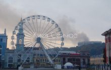 В центре Киева вспыхнул масштабный пожар на крыше дома: появились первые детали и видео