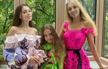 "Сталося зараження": молодшу дочку Полякової покусав дворовий кіт (фото)
