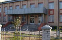 Тіло в синцях та гематомах: у Дніпрі вчителька забрала телефон у школяра, він її побив