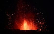 Извержение вулкана на Канарах: из-за пепла закрыли почти все авиарейсы (фоторепортаж, видео)