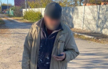 Под Киевом мужчина придумал новый способ "знакомства" и достал на улице гранаты (фото)