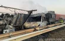 Масова смертельна ДТП на Одещині: троє загиблих, десятки поранено (відео)