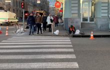 Через 4 роки на місці ДТП із Зайцевою в Харкові встановлюють стовпчики (фото)