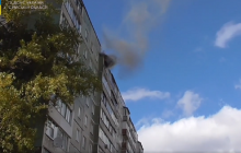 "Щосили кликав на допомогу": у Сумах патрульні врятували з пожежі 7-річного хлопчика (відео)