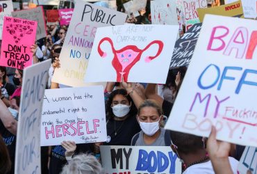 Верховний суд США скасував конституційне право на аборти в країні