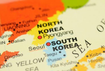 КНДР стягує зброю на кордон із Південною Кореєю: у США попереджають про військову загрозу