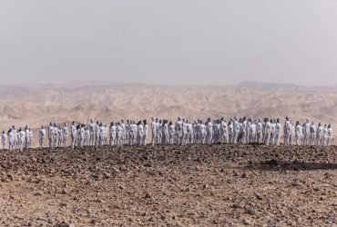 Известный фотограф Спенсер Туник организовал массовую фотосессию ню