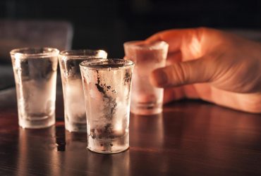 В Мангуше потравили людей водкой через кошелек гауляйтера: есть 12 трупов