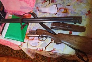 В Черниговской области браконьеры убили лося, во время бегства от лесничего один из них умер (фото)