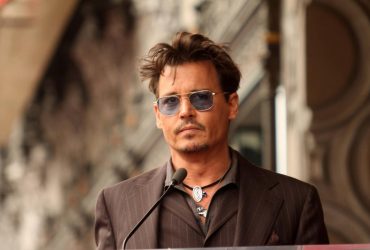 Джонні Деппа не впізнали під час концерту: що з ним сталося (відео)