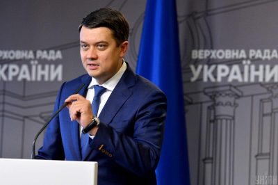 Депортация украинцев из Европы "останется на уровне разговоров", – Разумков