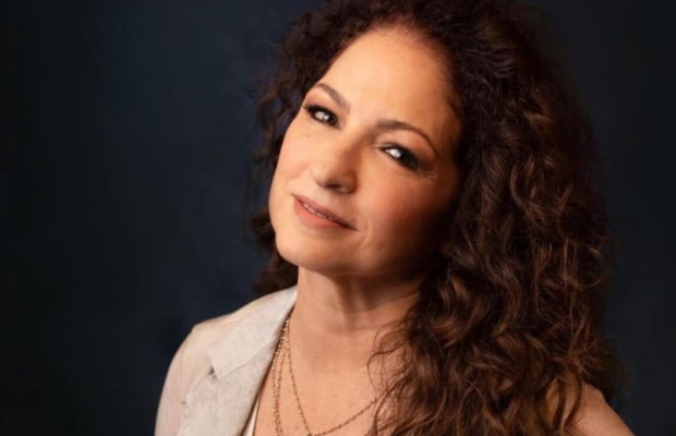 Володарка п'яти "Ґреммі" розповіла про пережите насильство в дитинстві: "він був членом сім'ї"