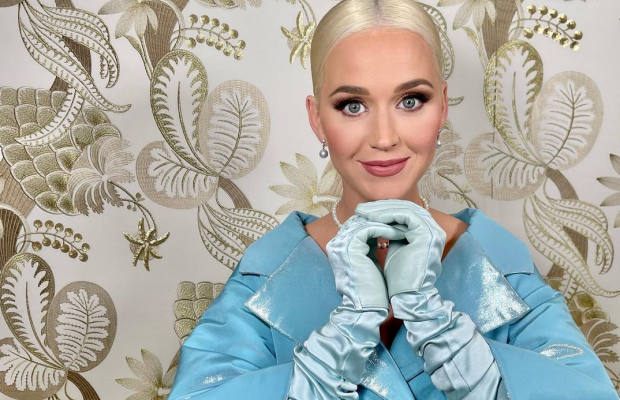 "Врятував життя коханій": відома співачка ледь не задихнулася прямо на сцені