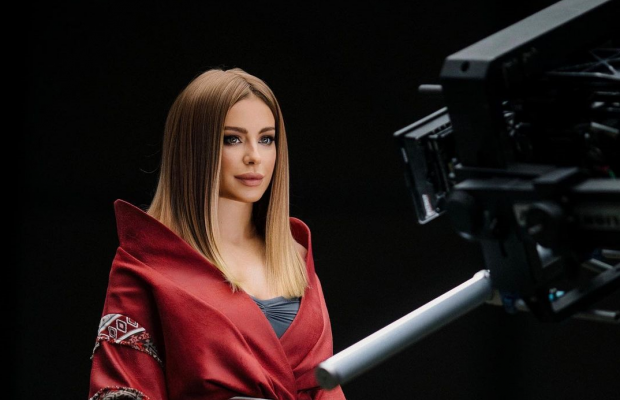 "Любов до себе": Ані Лорак в купальнику показала сталевий прес і пишні груди