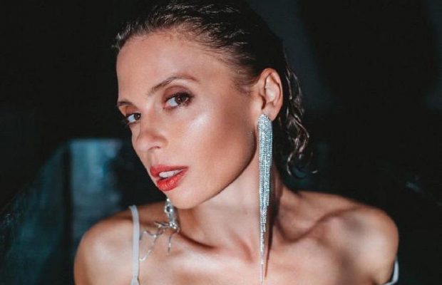 Ірена Карпа підірвала мережу спокусливими фото без білизни