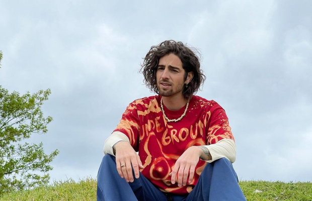 "Зупиніть це свавілля": соцмережі "вибухнули" від сексуальної пародії Дантеса на Тіну Кароль (відео)