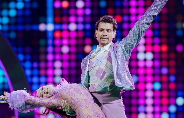 Учасник "Танців з зірками" в прямому ефірі зізнався в любові найдорожчій жінці