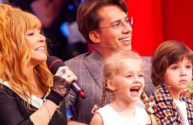 "Фотошопом зіпсували": нове фото 8-річної дочки Пугачової викликало суперечки в мережі