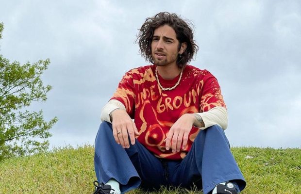 Таким вы его точно еще не видели: Владимир Дантес выпустил необычный клип на песню "Грустные танцы" (видео)