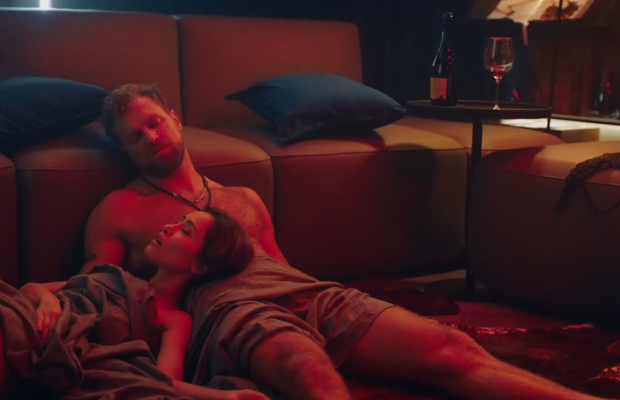 Элегантная учительница и заядлый холостяк: вышел тизер украинской комедии "Соседка" с Ксенией Мишиной (видео)