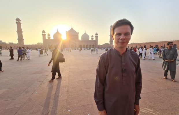 Дмитро Комаров у Пакистані побуває у "зоні племен" та розповість про "закон помсти" (фото)