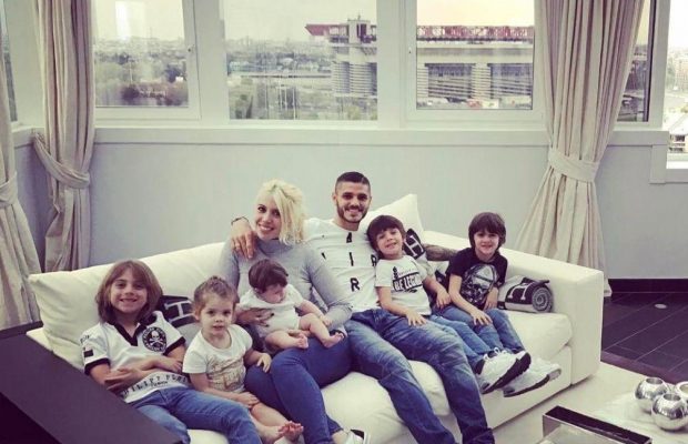 Дружина зіркового футболіста пояснила, чому пробачила своєму чоловіку зраду з повією