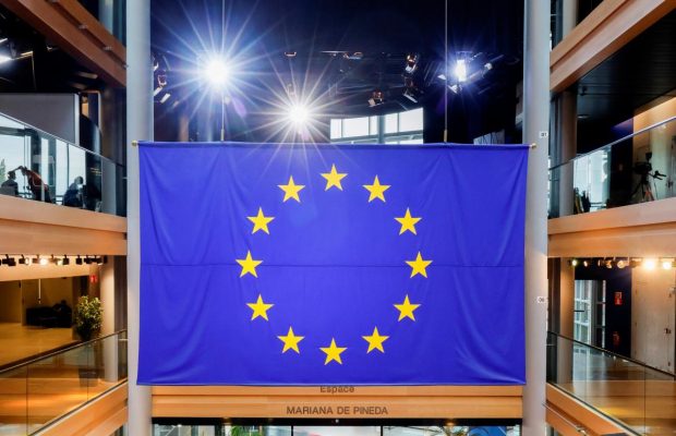 Журналист узнал, как долго Украине "светит" пребывание в "зеленом" списке Евросоюза