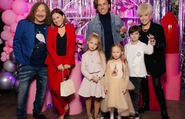 "Як вона помолодшала": Алла Пугачова з'явилася на публіці з новою зачіскою (фото)