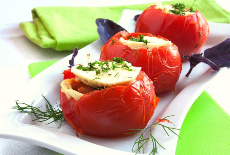 Вкусные и простые блюда с помидорами: ТОП-5 рецептов, полезные советы