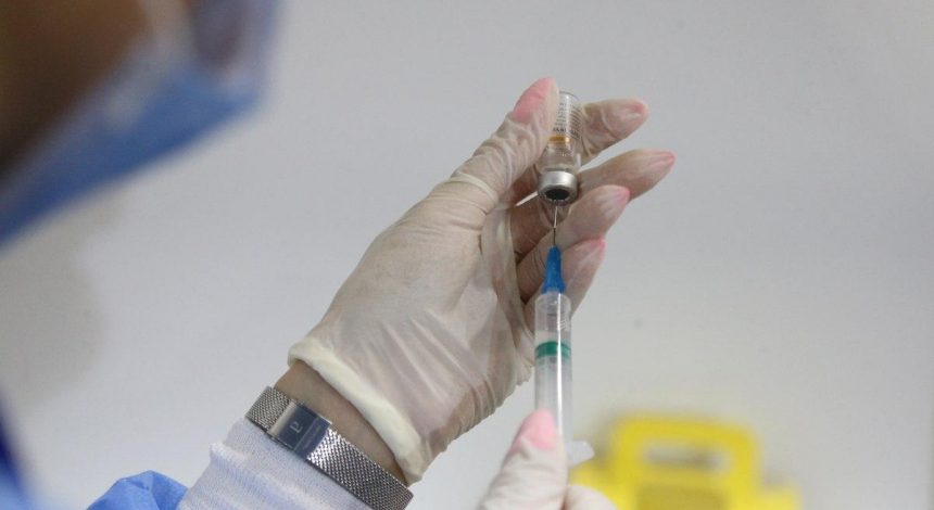 Украинцам ответили на самые распространенные вопросы о бустерной дозе COVID-вакцины