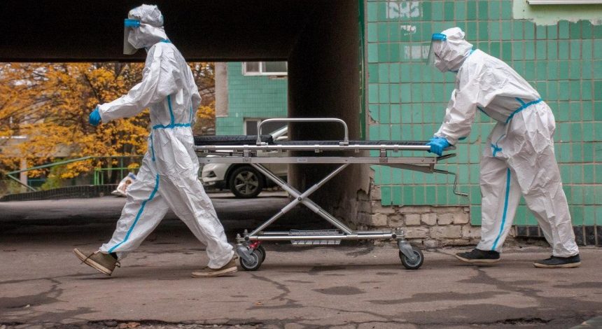 Коронавирус в Украине бьет все возможные антирекорды: за сутки впервые почти 24 тысячи COVID-случаев и более 600 смертей