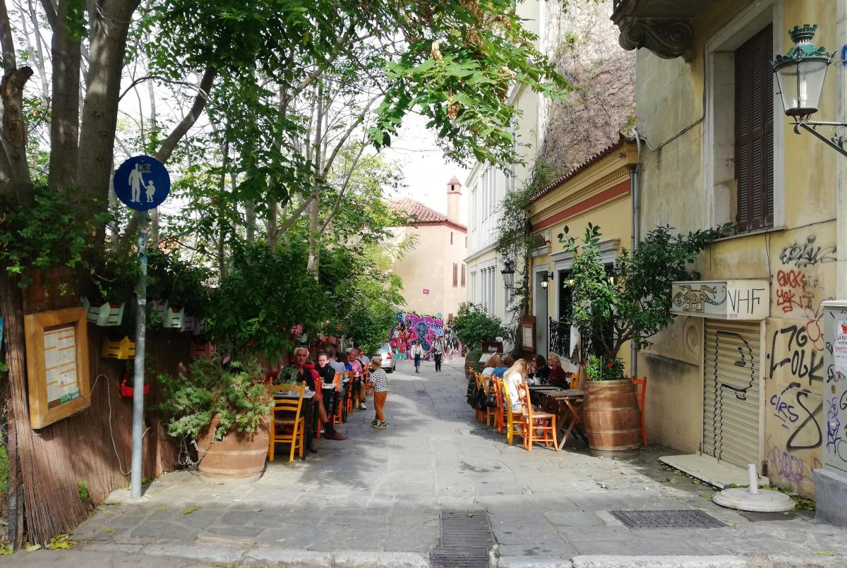 Кафешки в Афинах повсюду / фото Марина Григоренко