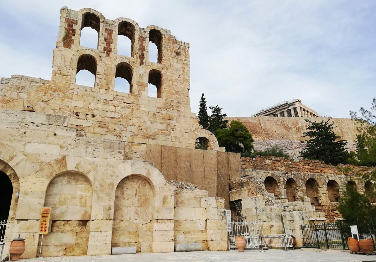 В Афинах огромной количество памятников античности / фото Марина Григоренко