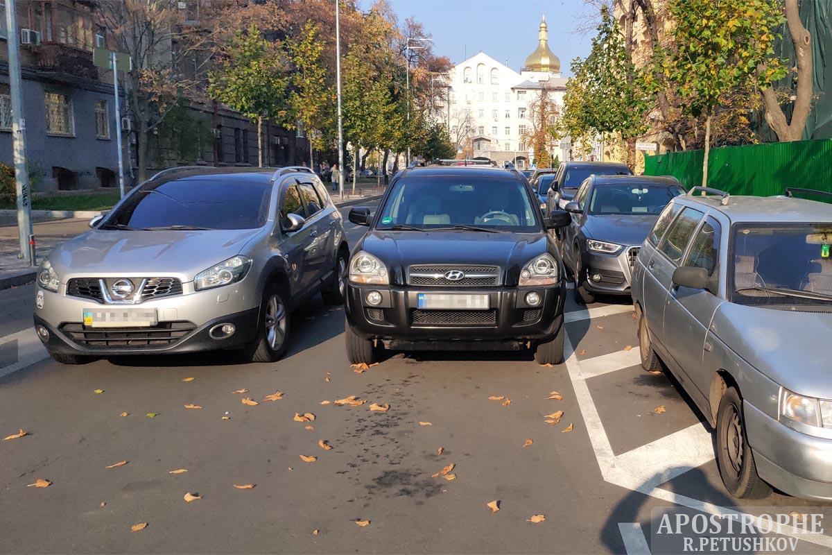 Ситуація на вулиці Золотоворітській / фото: Роман Пєтушков, "Апостроф" Ситуація на вулиці Золотоворітській / фото: Роман Пєтушков, "Апостроф"