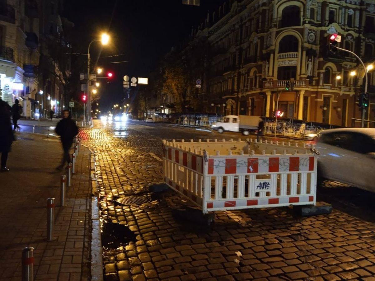 Движение по улице Владимирской частично ограничили / фото:"Киев трафик" Движение по улице Владимирской частично ограничили / фото:"Киев трафик"